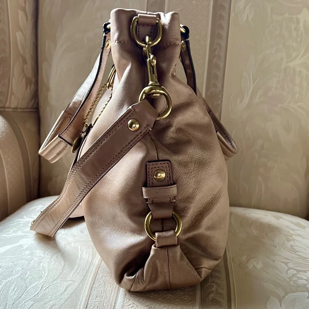 Coach Satchel - Picture 3 of 9